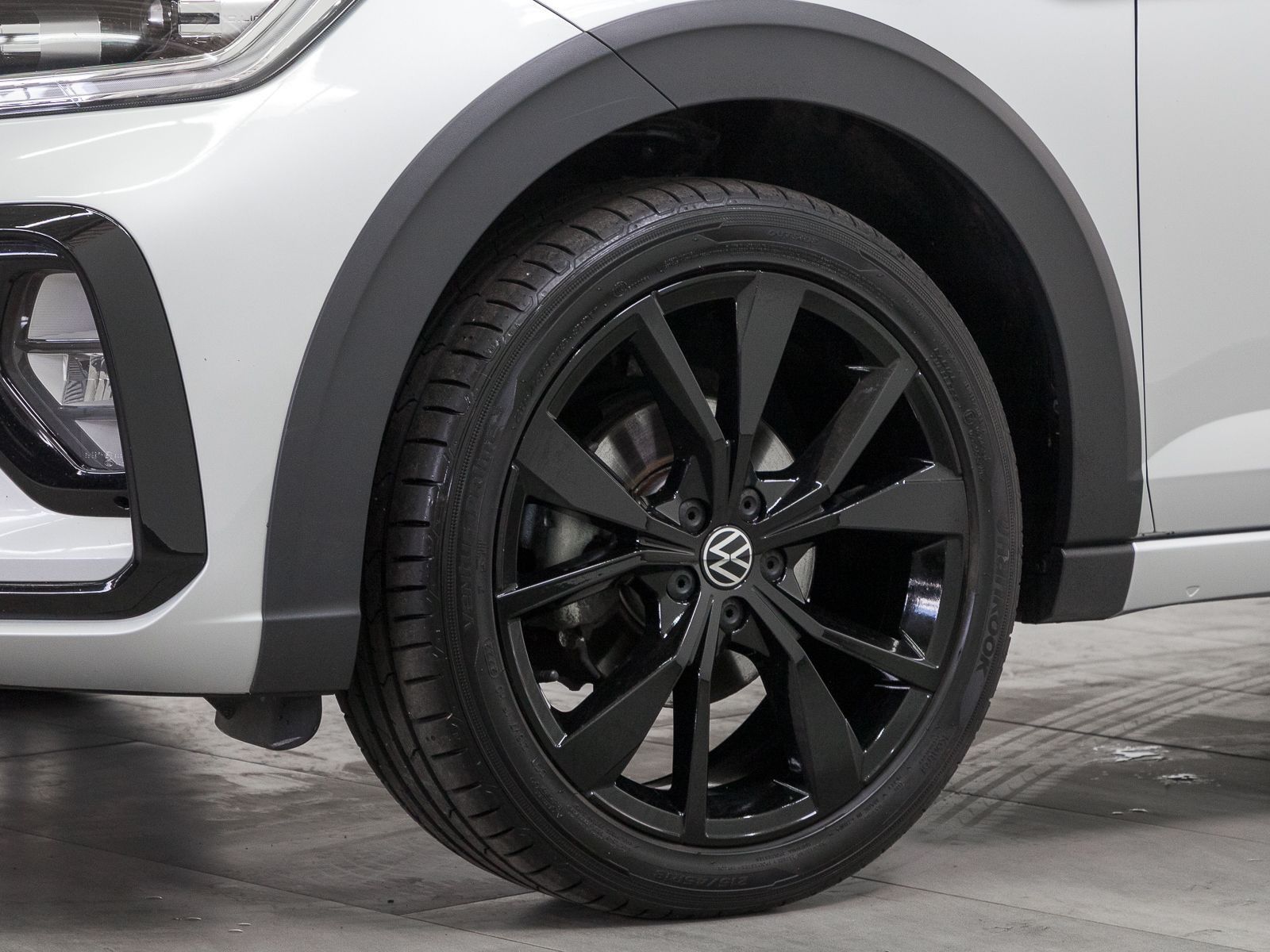 Volkswagen Taigo 1.0 TSI DSG R-LINE BLACK - Samsaru's Car Outlet
