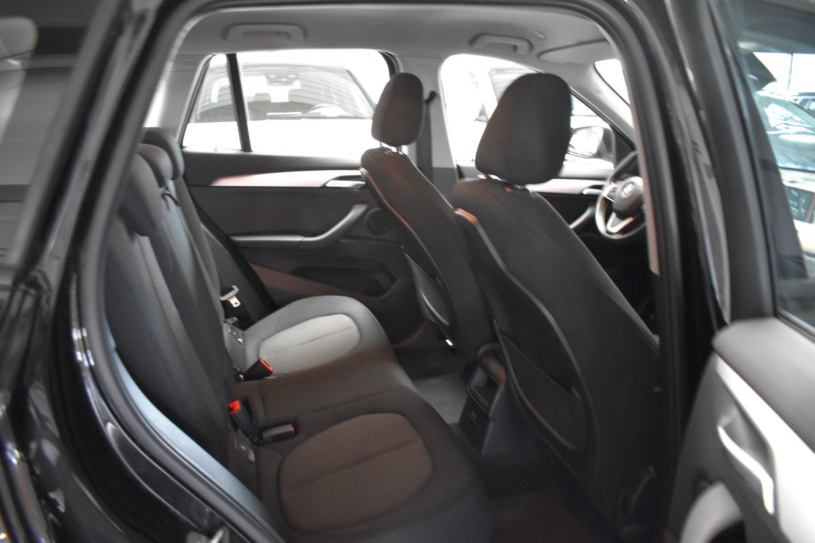 BMW X1 xDrive 18 d Advantage - Samsaru's Car Outlet