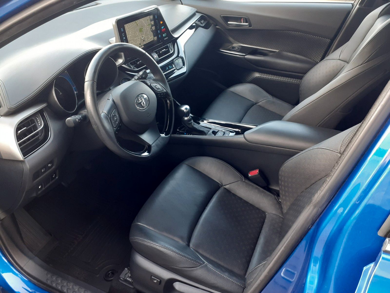 Toyota C-HR 1.8 Hybrid - Samsaru's Car Outlet