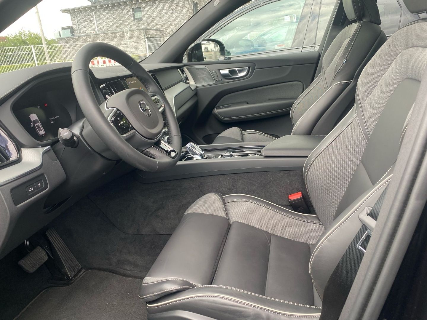 Volvo XC60 T8 Black Edition Ultra Plug-In AHK AWD Twin