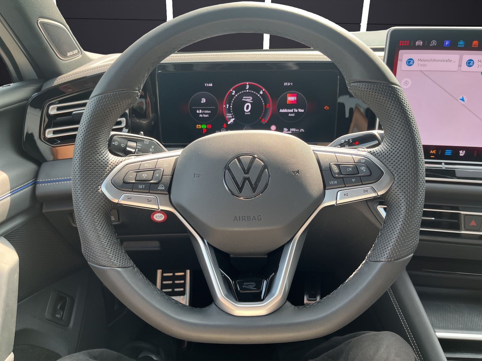 Volkswagen Tiguan TDI R-Line 4M DSG MATRIX AHK PANO 20" NAV