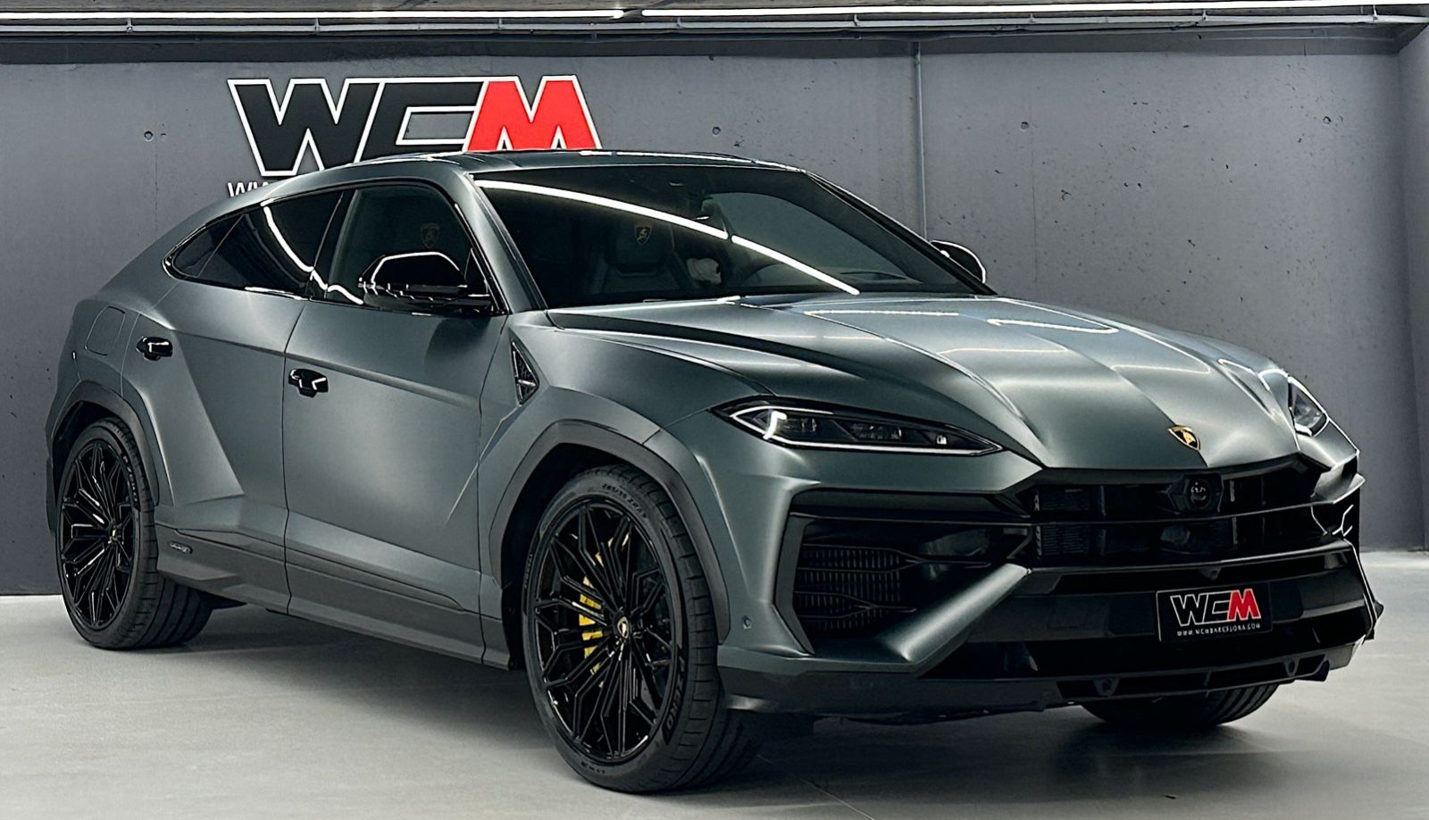 Lamborghini Urus 4.0 V8 PHEV SE - Samsaru's Car Outlet