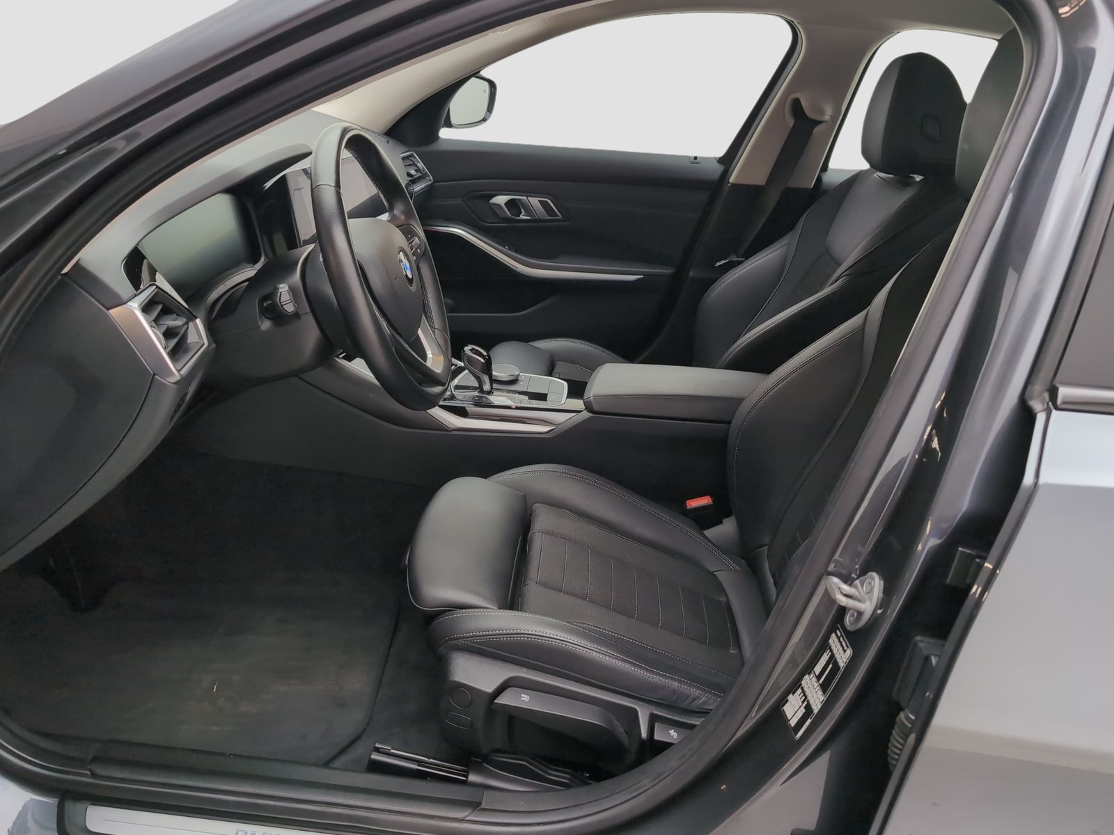 BMW 320i Limousine Sport Line - Samsaru's Car Outlet