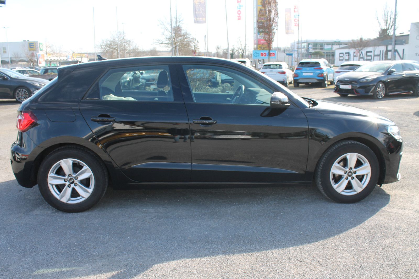Audi A1 Sportback - Samsaru's Car Outlet