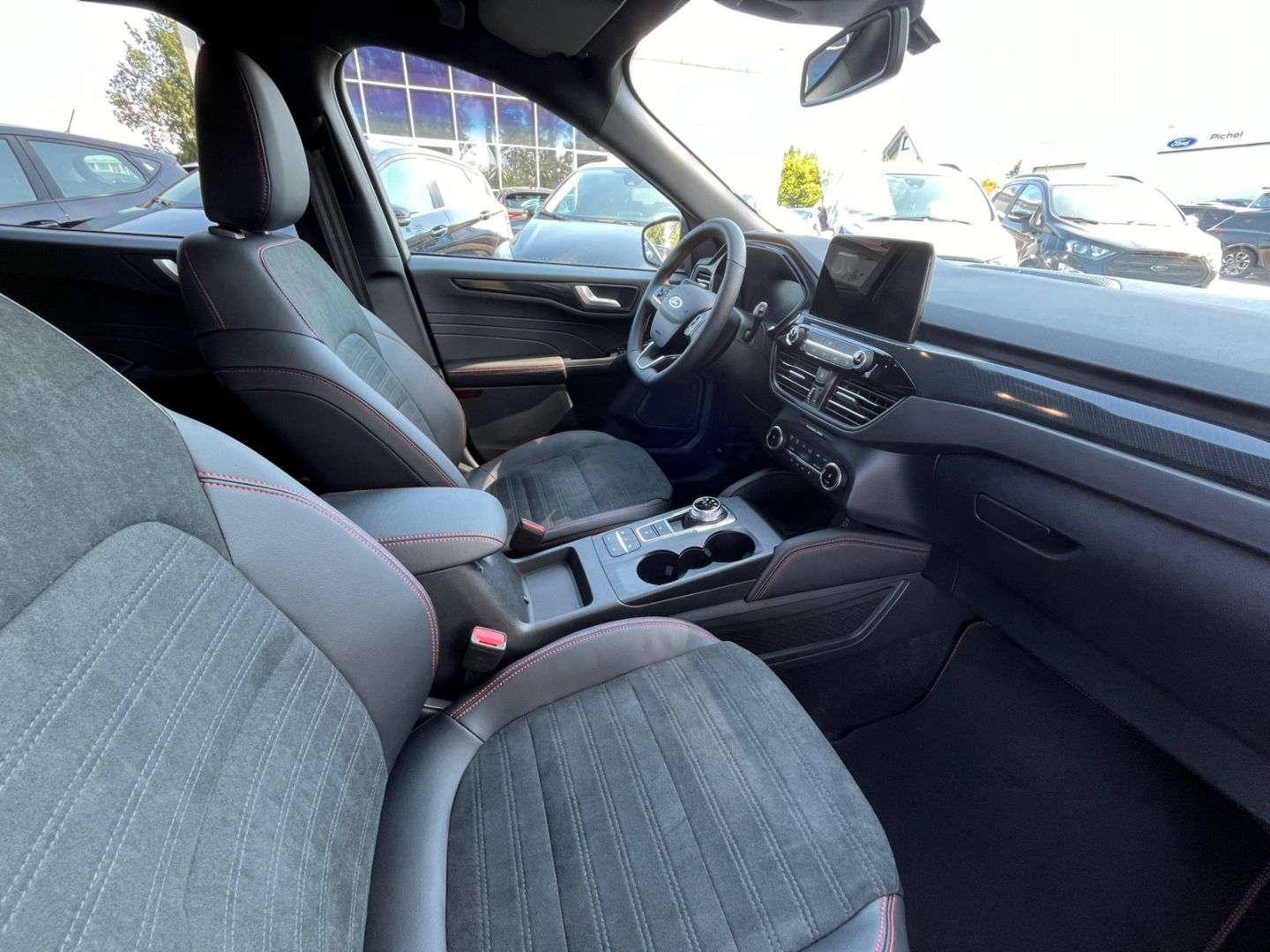 Ford Kuga ST-Line X PHEV - Samsaru's Car Outlet