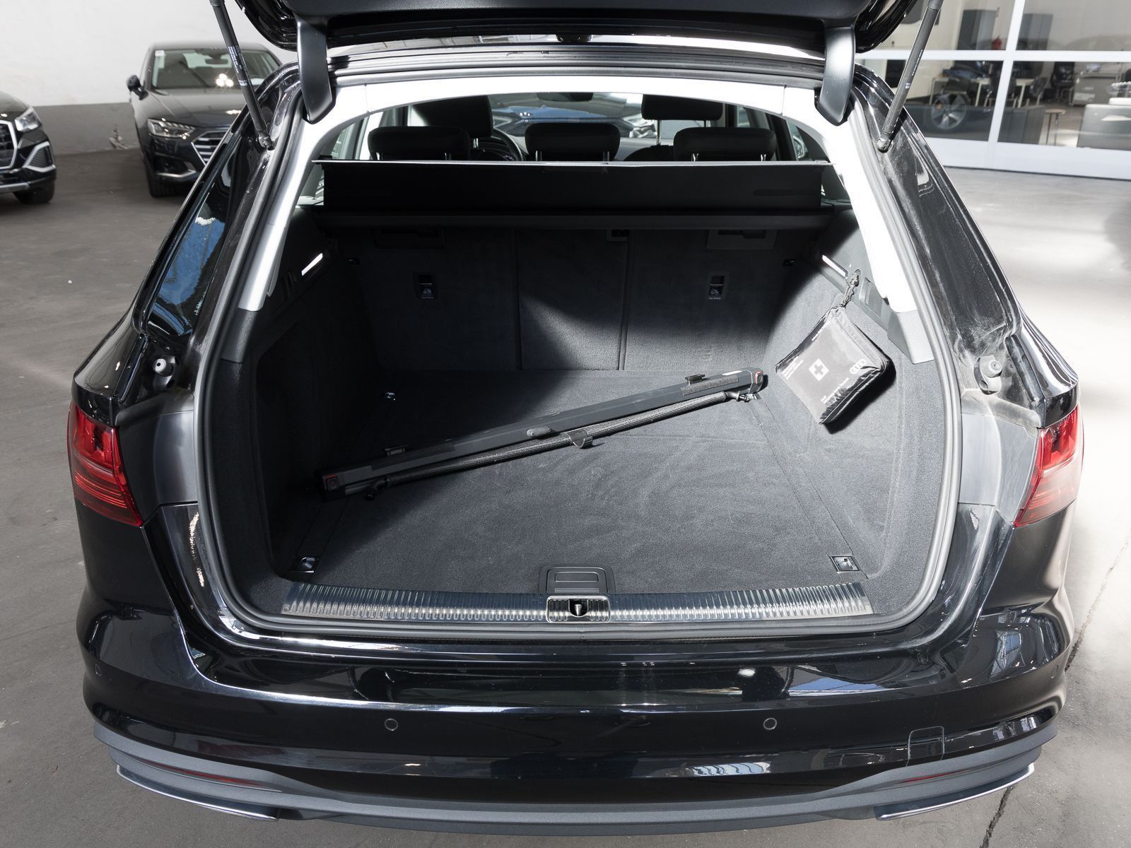 Audi A4 Avant 40 TDI BUSINESS - Samsaru's Car Outlet