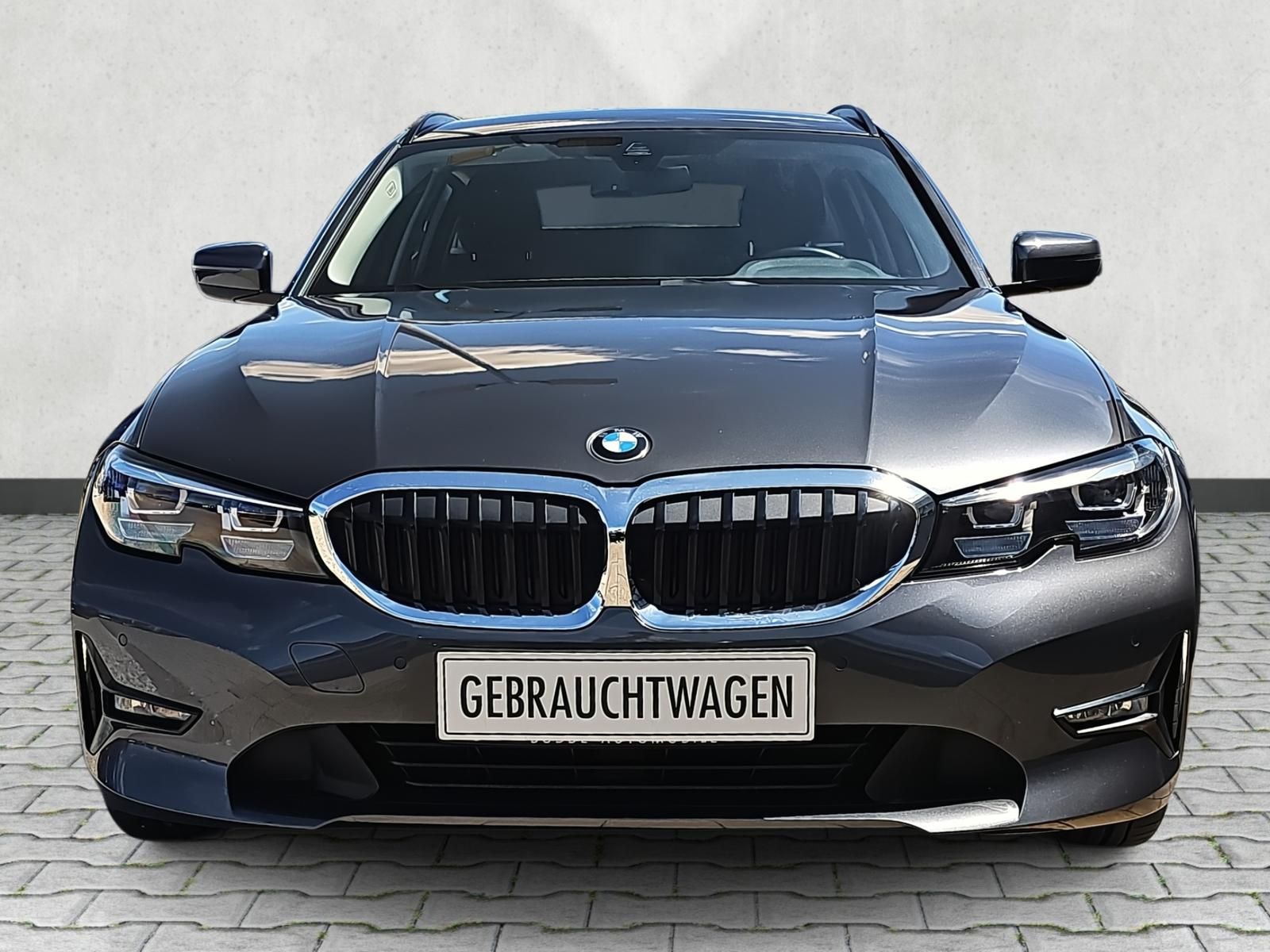 BMW 320d xDrive Touring Advantage - Samsaru's Car Outlet