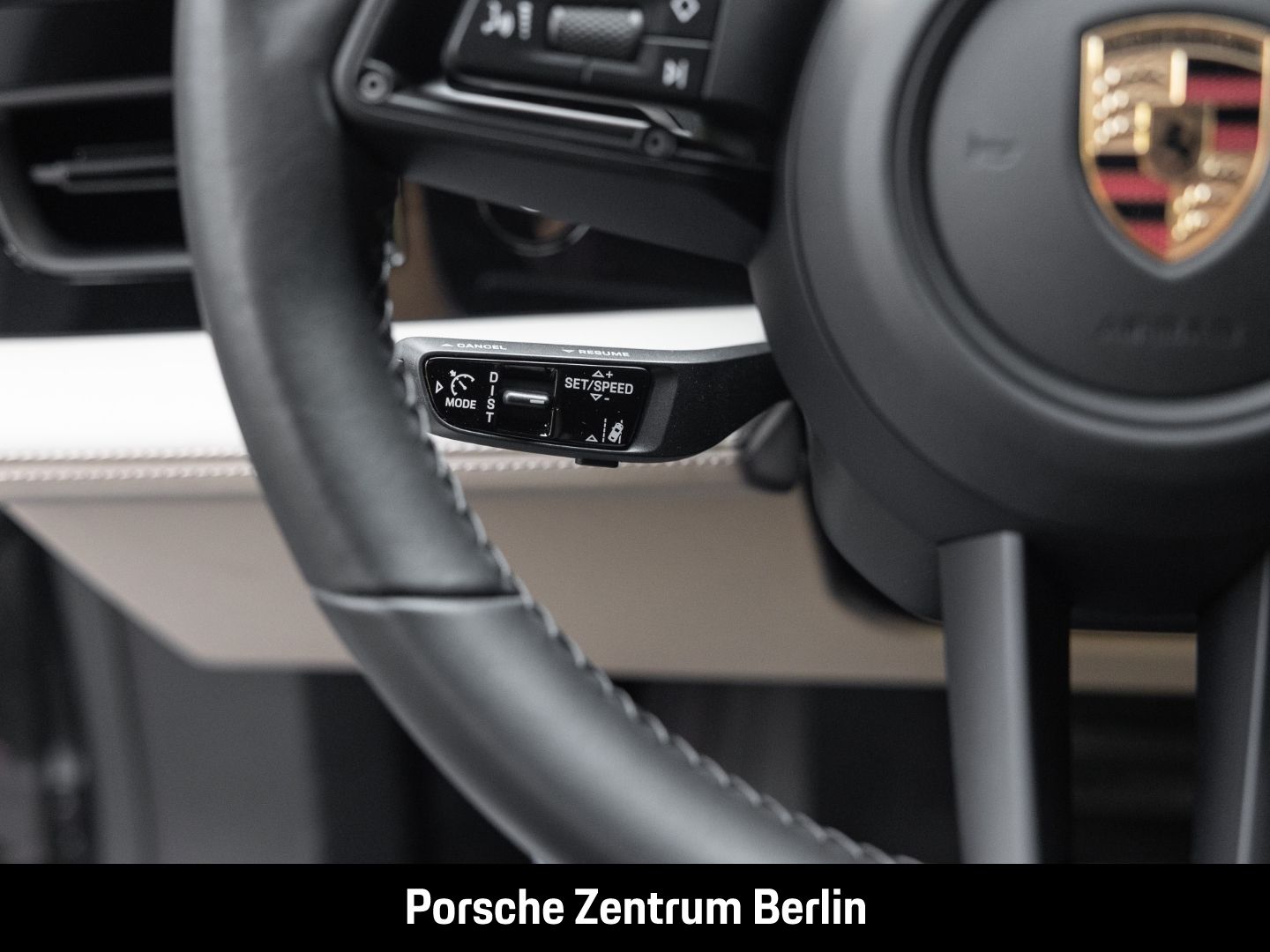 Porsche Taycan 4 Cross Turismo HD-Matrix Offroad Paket