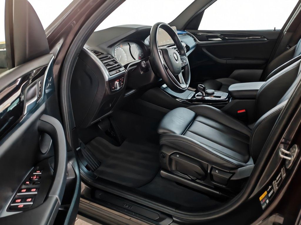 BMW X3 xDrive 30e PANO M-Dachhimm. Sonnenrollo