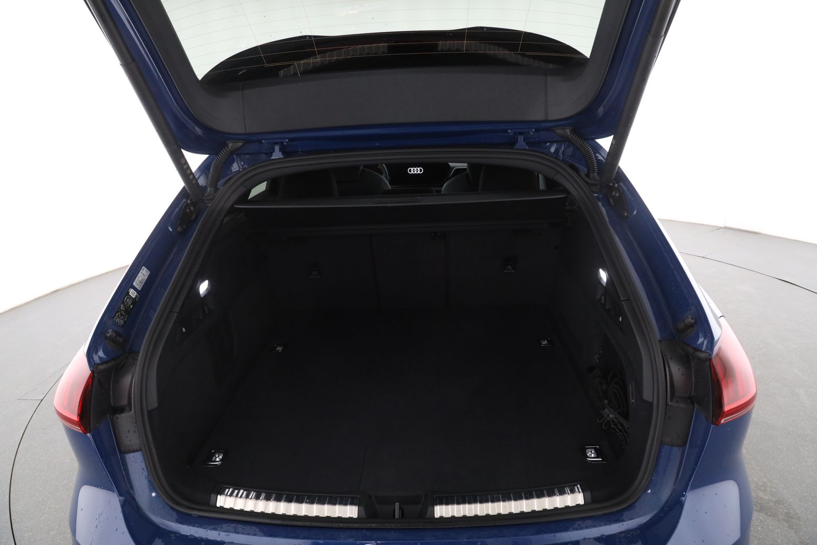 Audi A5 Avant e hybrid quattro S tronic S line | AHK