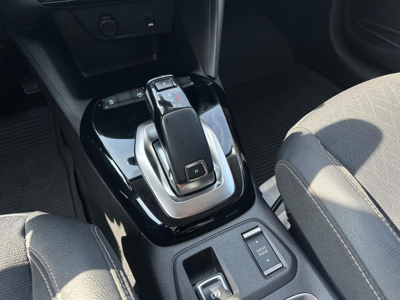 Opel Corsa Elegance - Samsaru's Car Outlet