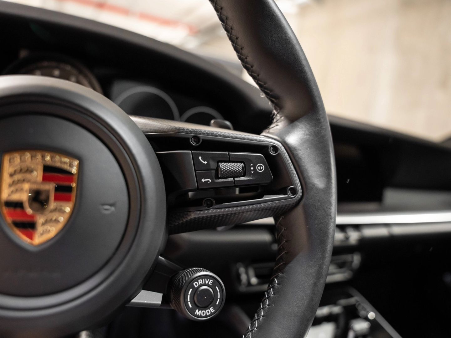 Porsche 992 Turbo S Burmester InnoDrive PCCB Lift-VA