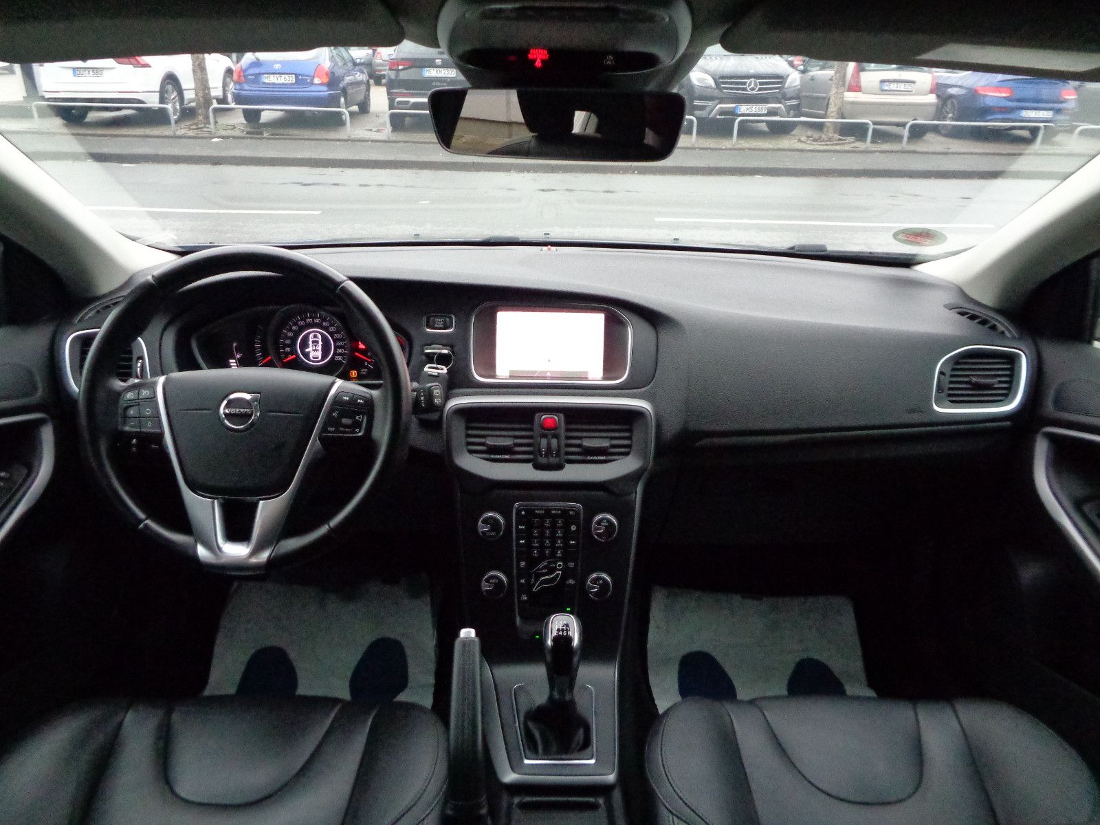 Volvo V40 Black Edition 2.0 D2 Momentum 2.HD*LED*NAVI