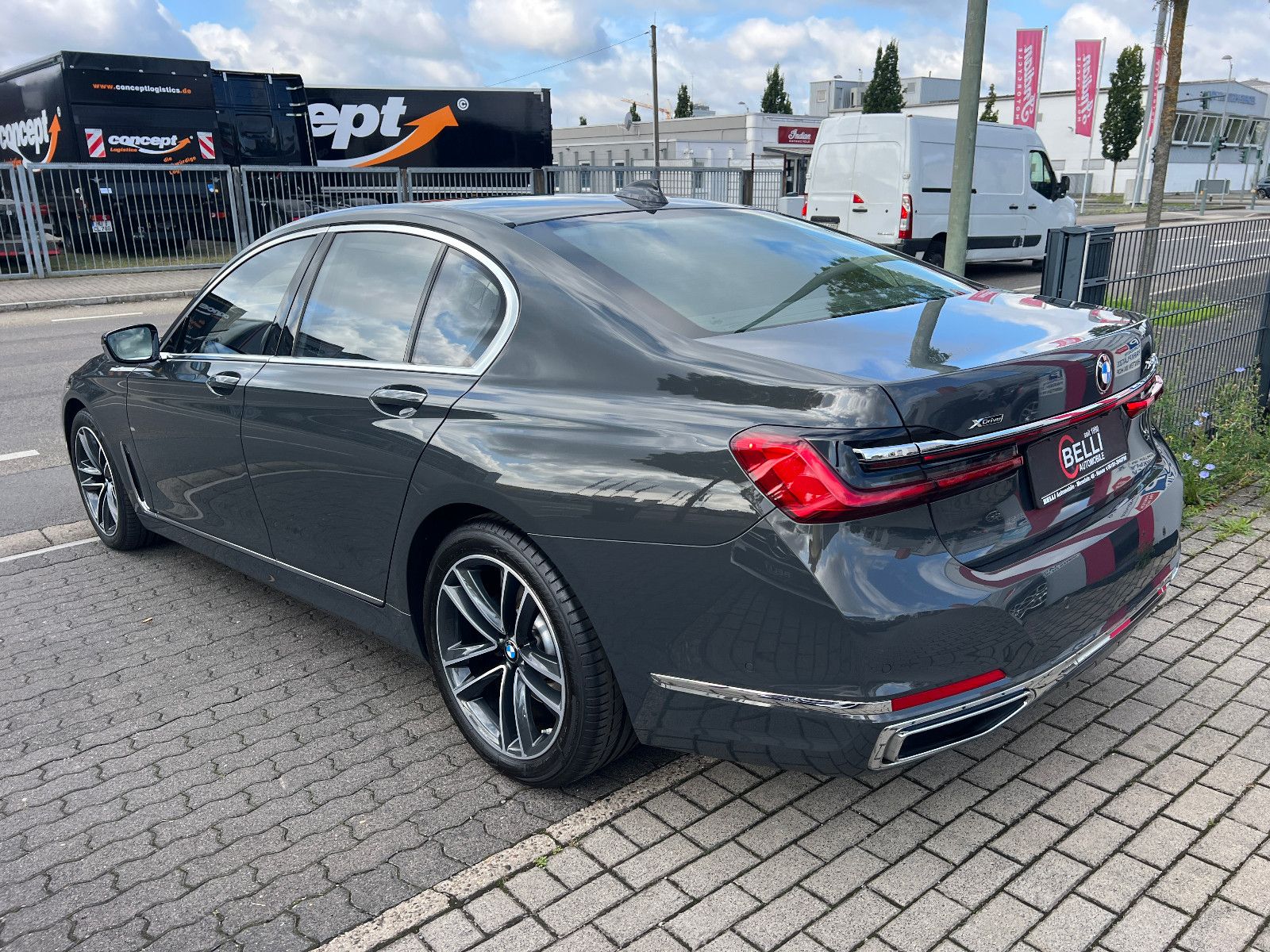 BMW 750 d xDrive HUD HK FINANZIERUNG