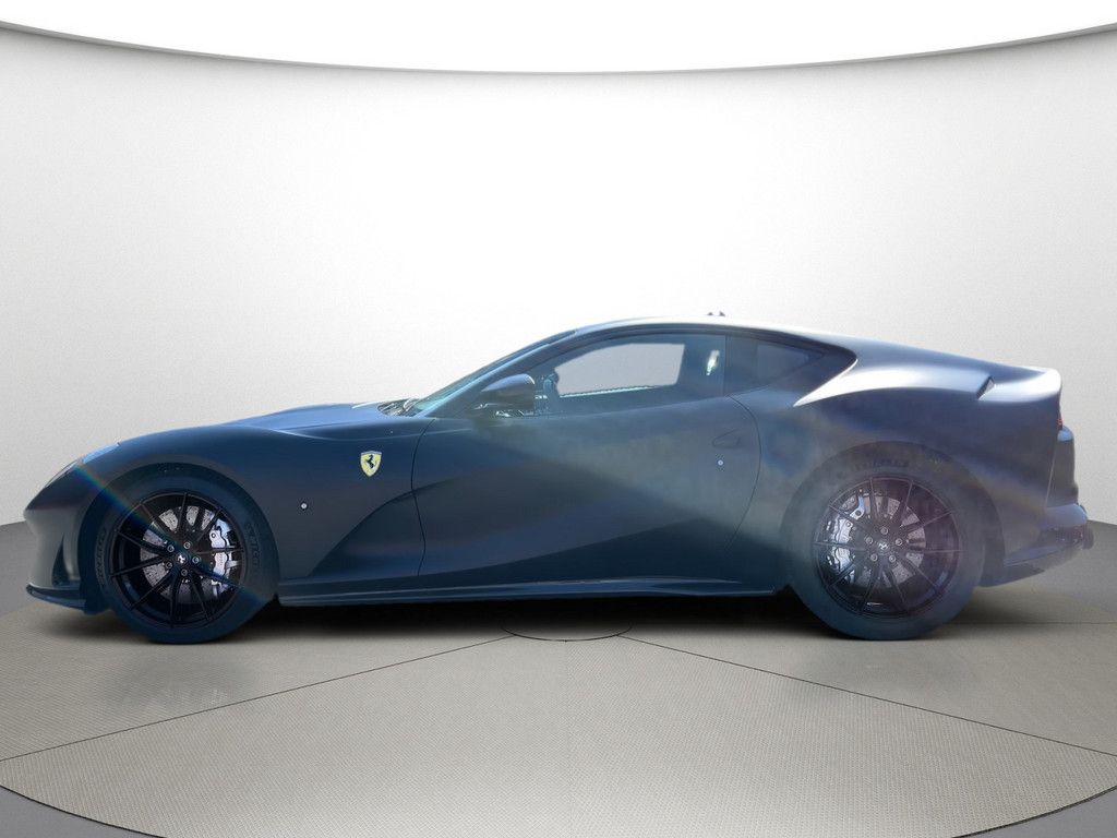 Ferrari 812 Superfast - Samsaru's Car Outlet