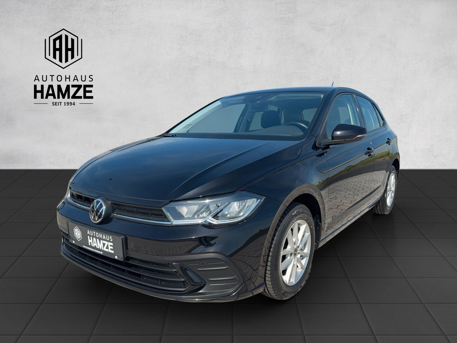 Volkswagen Polo VI Life 70KW DSG - Samsaru's Car Outlet