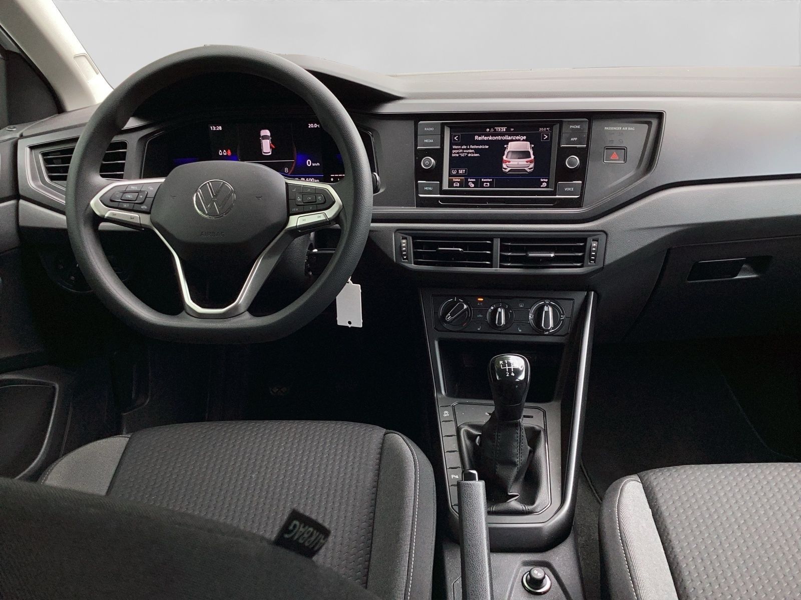 Volkswagen Taigo 1.0 TSI - Samsaru's Car Outlet