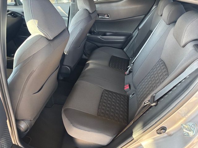 Toyota C-HR 2.0 Hybrid - Samsaru's Car Outlet