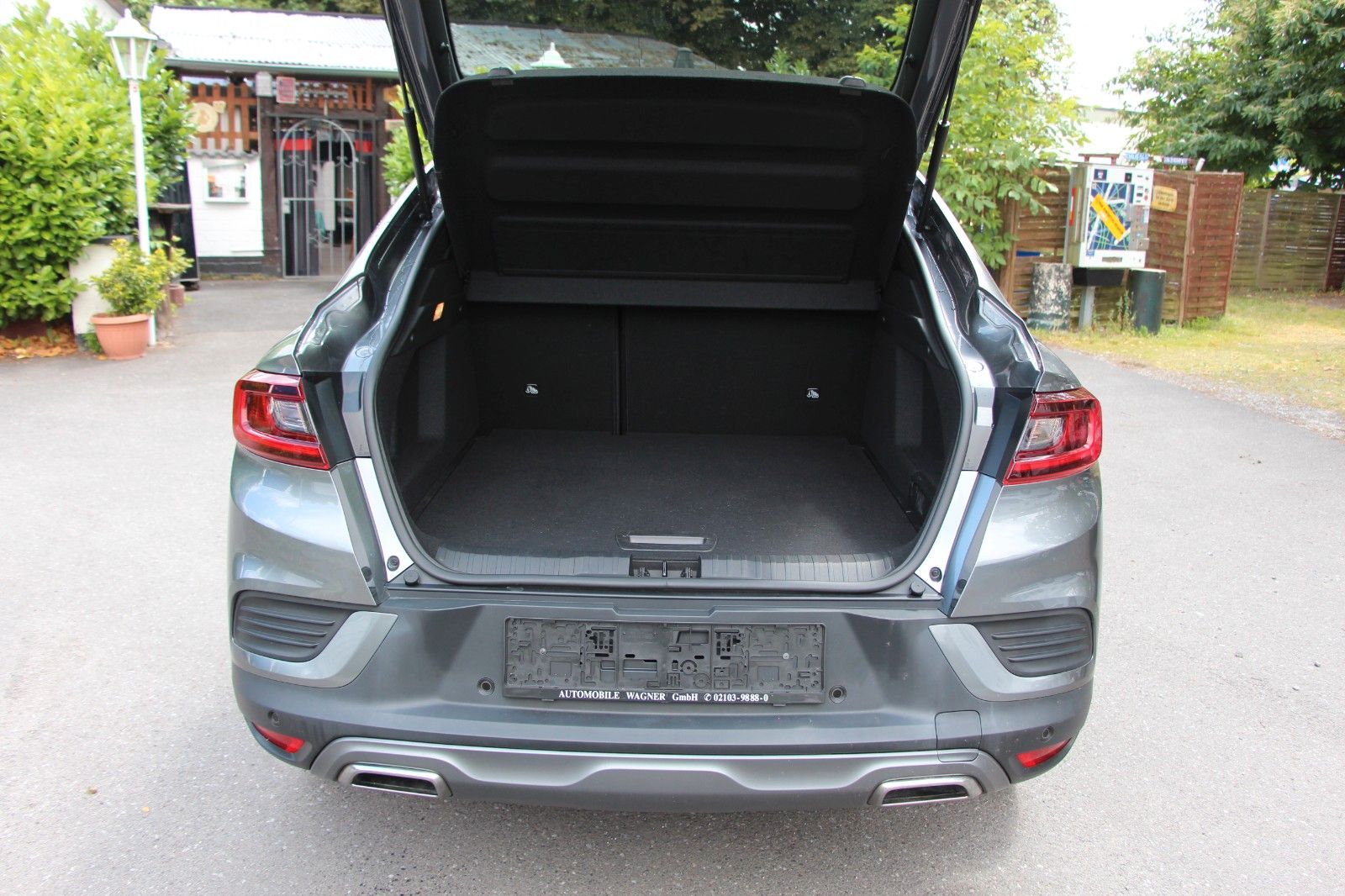 Renault Arkana Full Hybrid 145 E-TECH engineered - Samsaru's Car Outlet