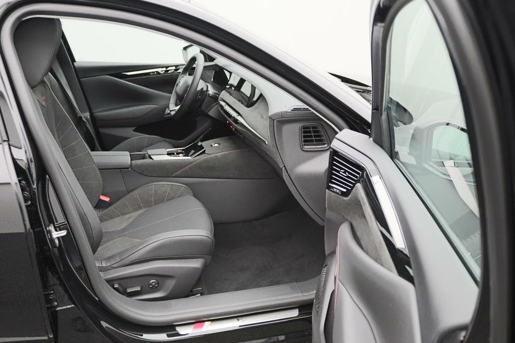 DS Automobiles DS4 Performance Line +