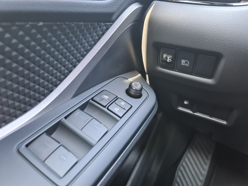 Toyota C-HR Hybrid Flow - Samsaru's Car Outlet