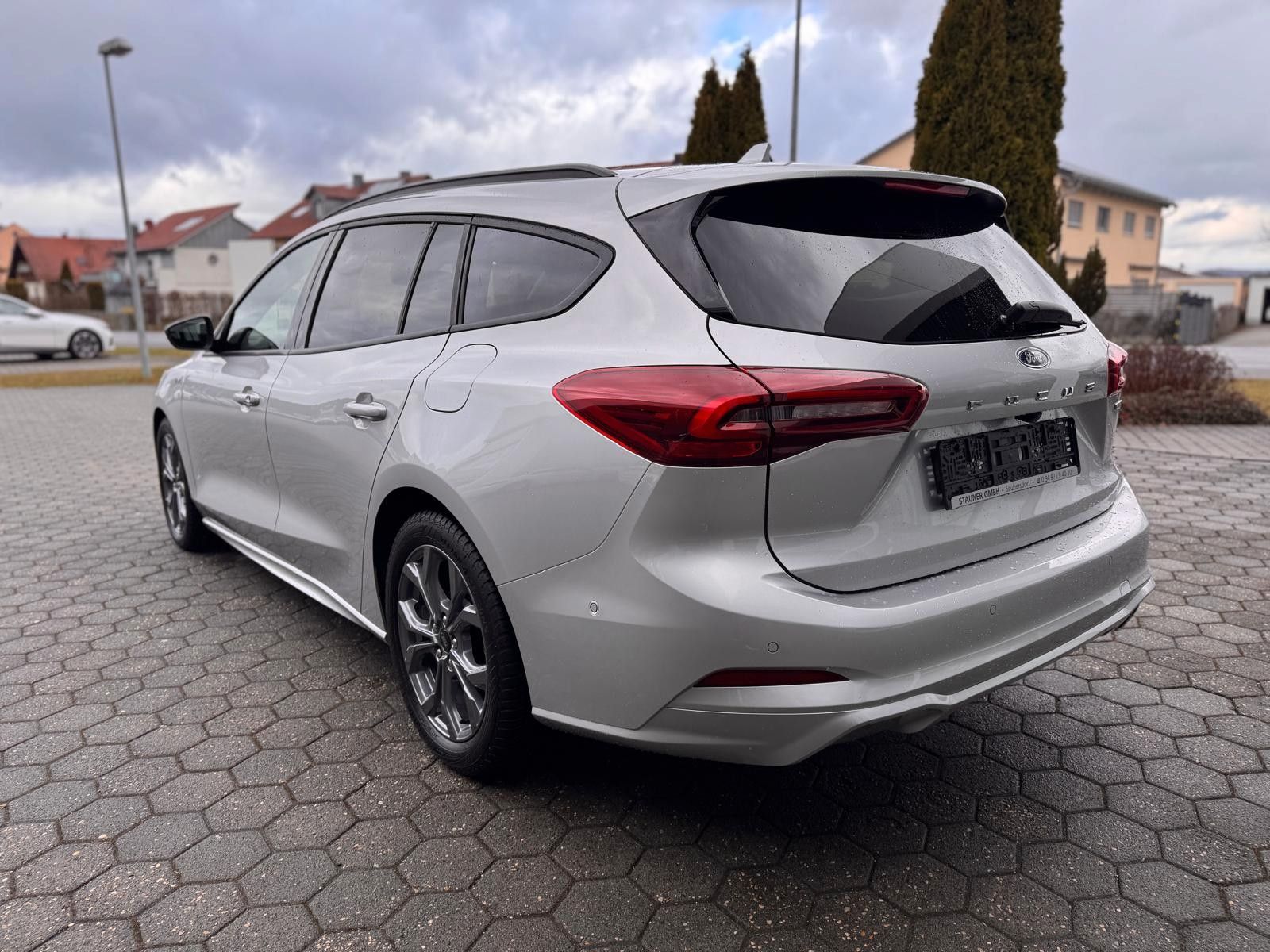 Ford Focus St-Line 1.5 Turnier ABSTEMP. KAMERA NAVI
