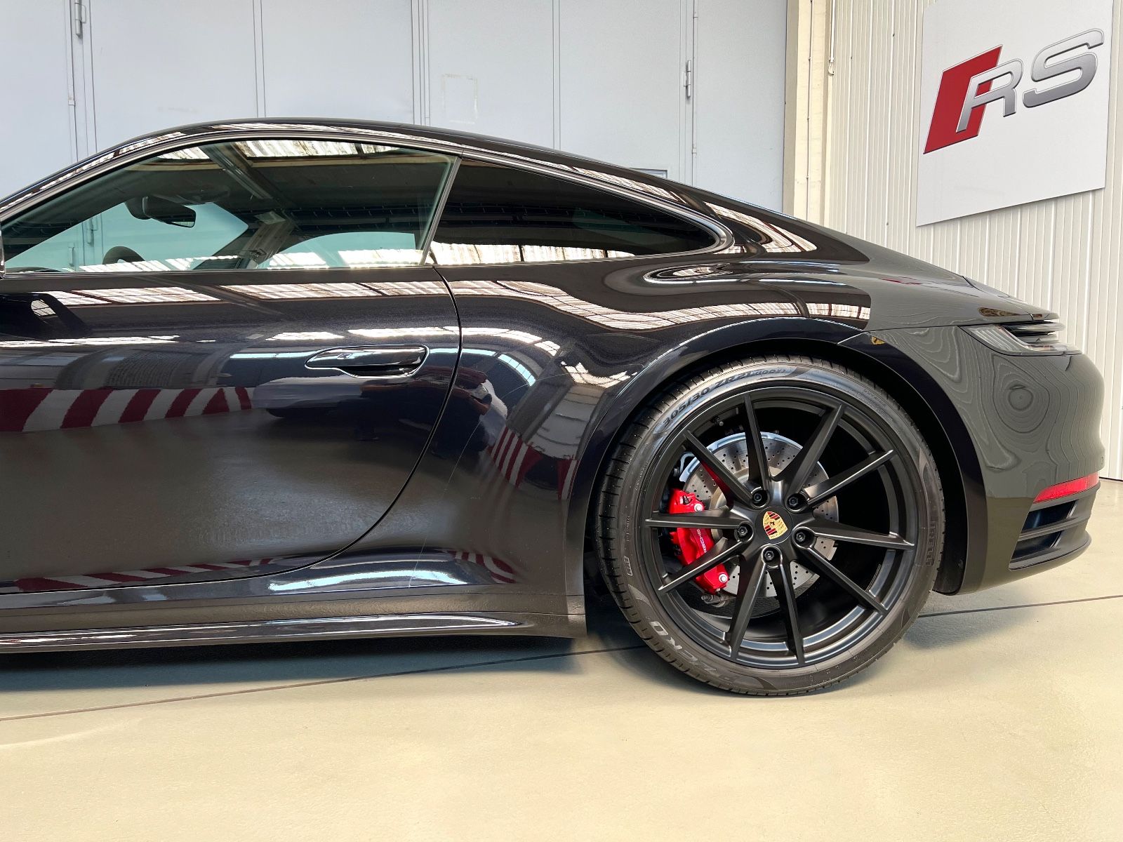 Porsche 992 Carrera S - Samsaru's Car Outlet