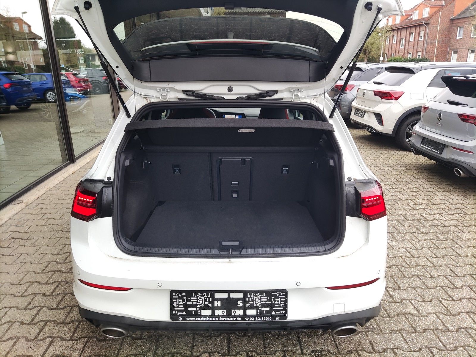 Volkswagen Golf VIII GTI Clubsport - Samsaru's Car Outlet