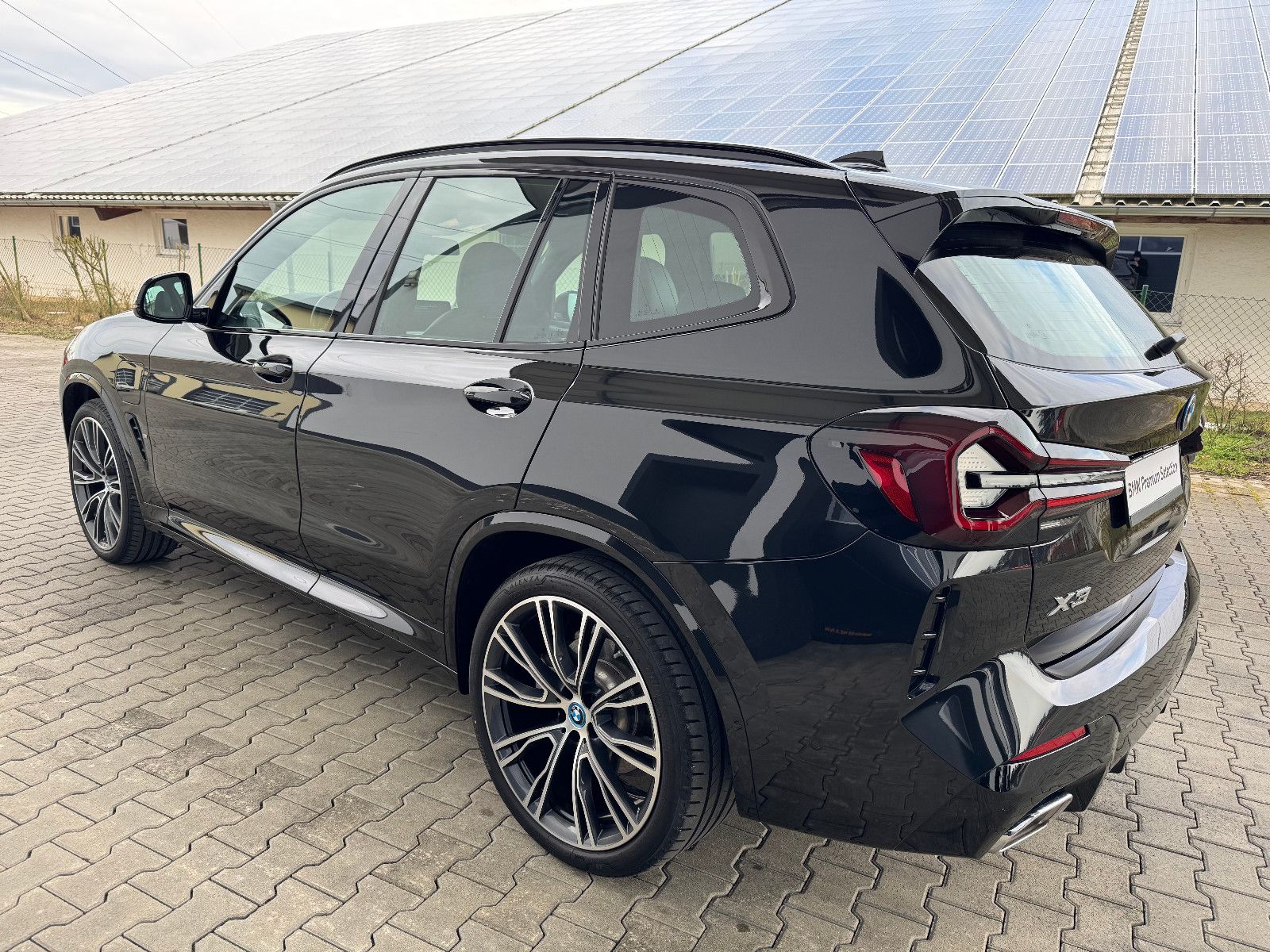 BMW X3 xDrive 30e M Sport - Samsaru's Car Outlet