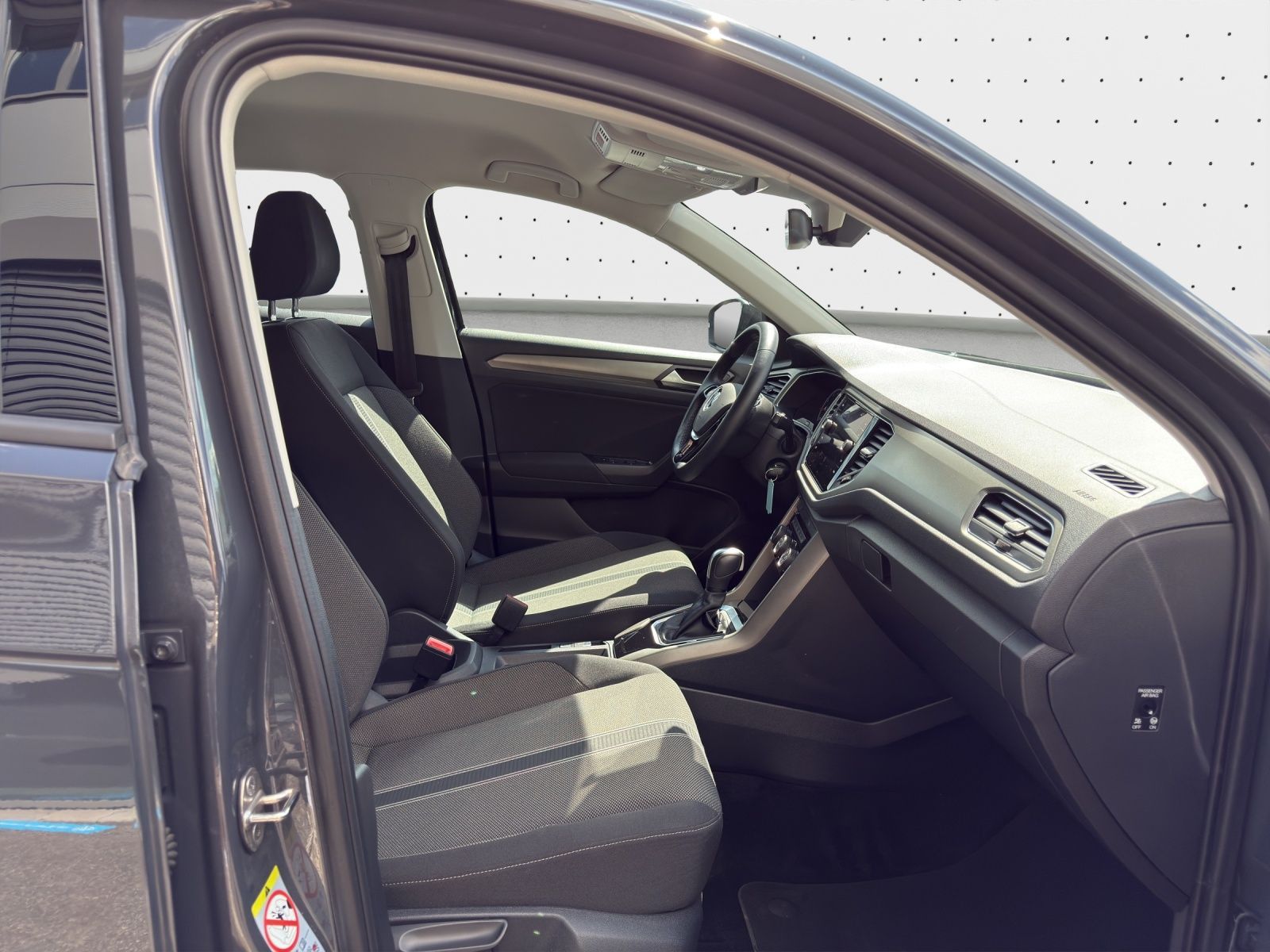 Volkswagen T-Roc Style 1.5 TSI DSG - Samsaru's Car Outlet