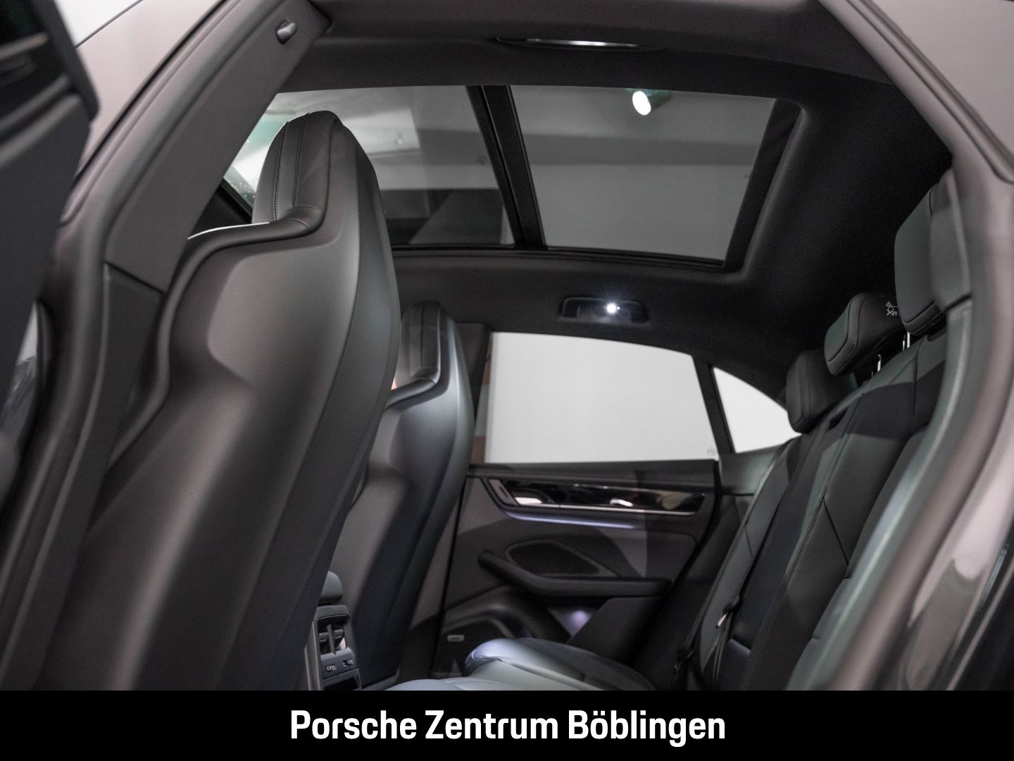 Porsche Macan 4 BOSE Surround-View LED-Matrix Panorama