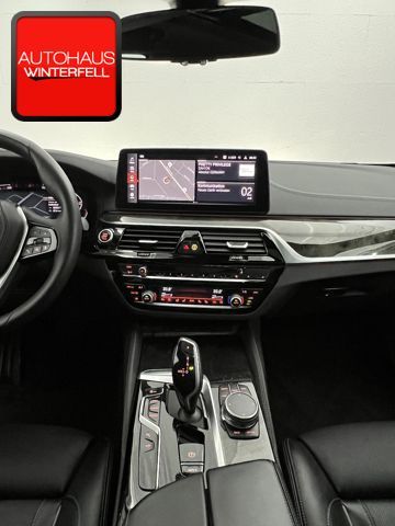 BMW 530 i xDrive Touring Luxury Line PANO+AHK+STANDH