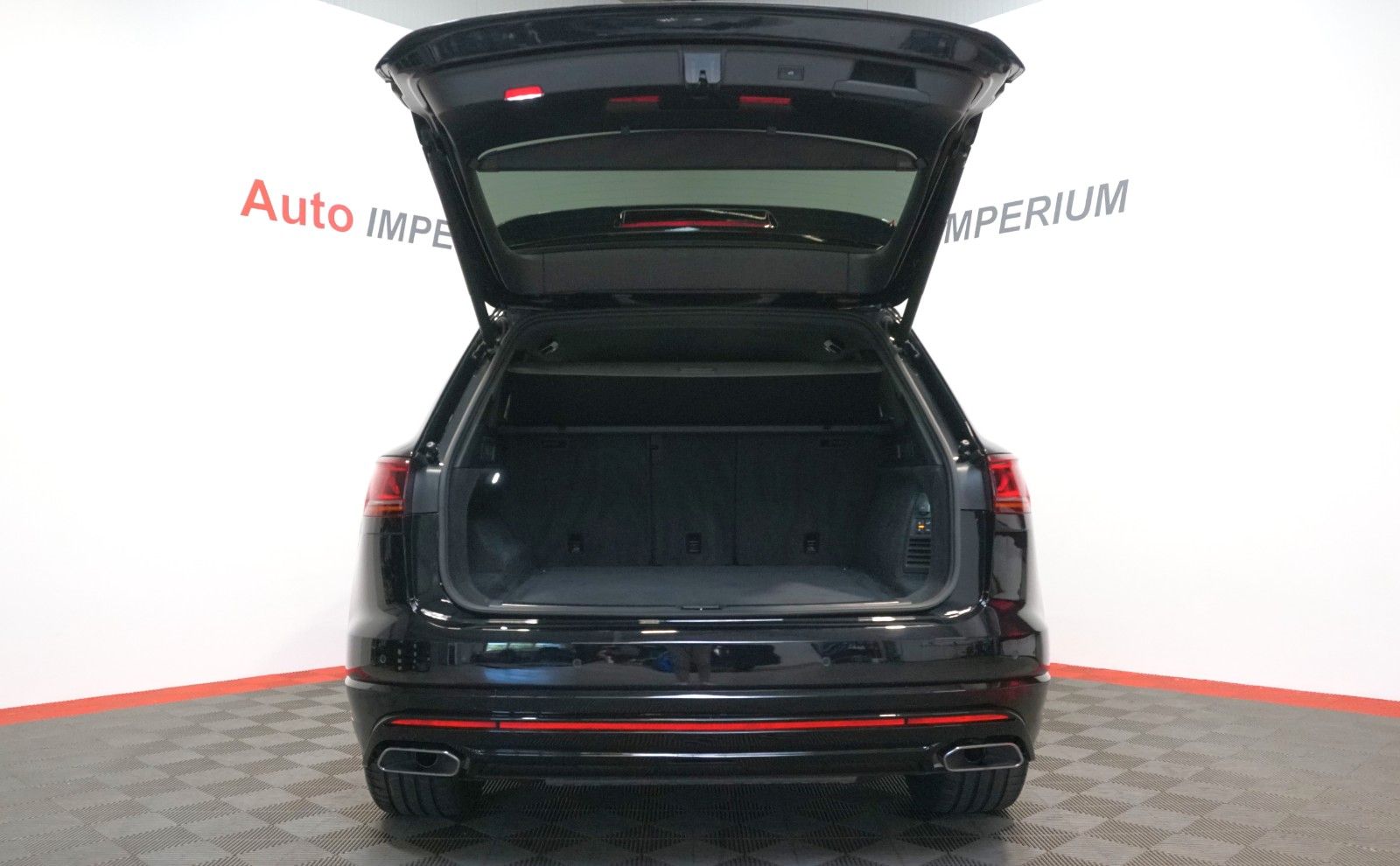 Volkswagen Touareg R-Line 4Motion 3.0 TDI - Samsaru's Car Outlet
