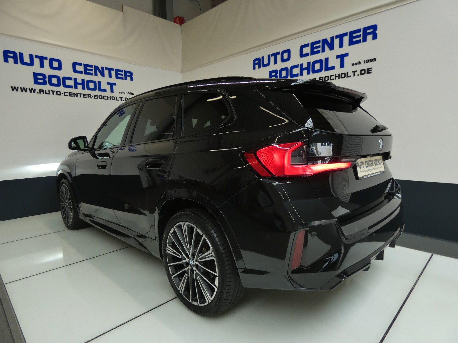 BMW X1 23d xDrive M Sportpaket - Samsaru's Car Outlet