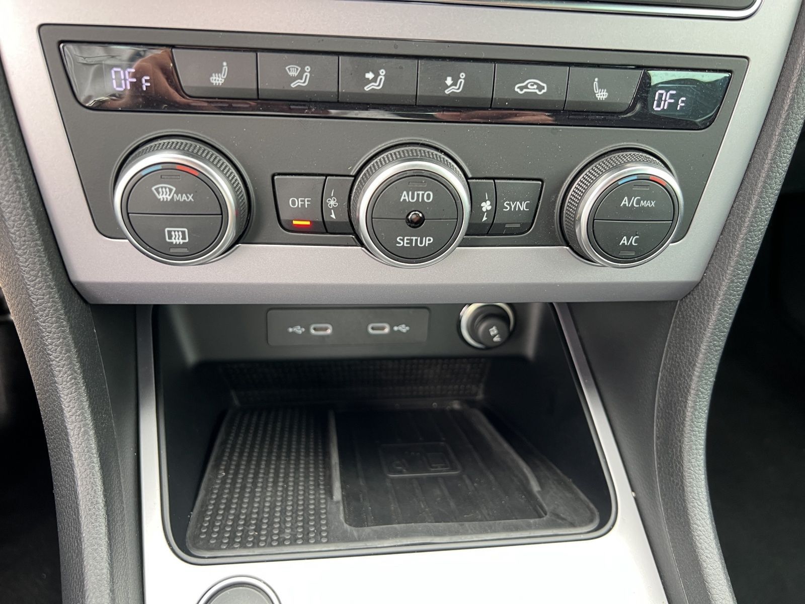 Seat Ateca 2.0 TDI DSG FR NAVI AHK ACC PARKLENK
