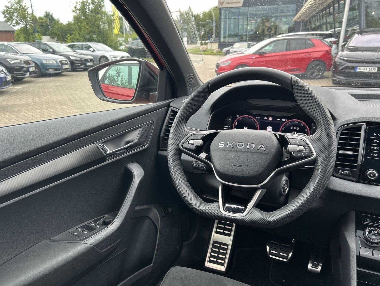 Skoda Karoq 2.0 TSI Sportline Pano Matrix ACC AHK LED