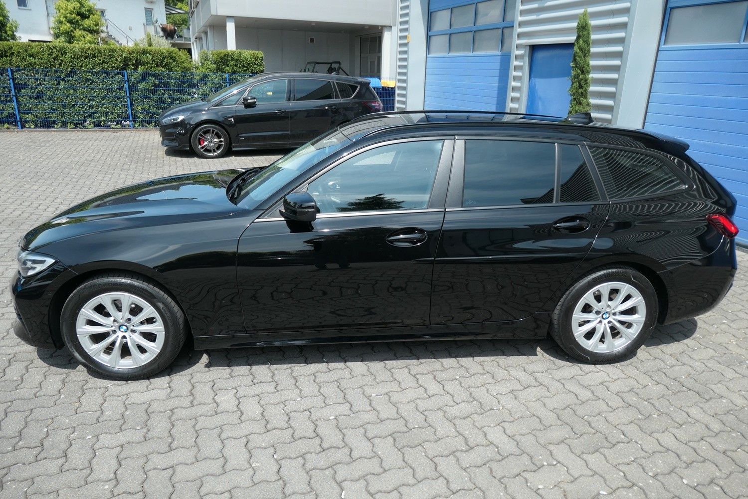 BMW 318 i Touring - Samsaru's Car Outlet