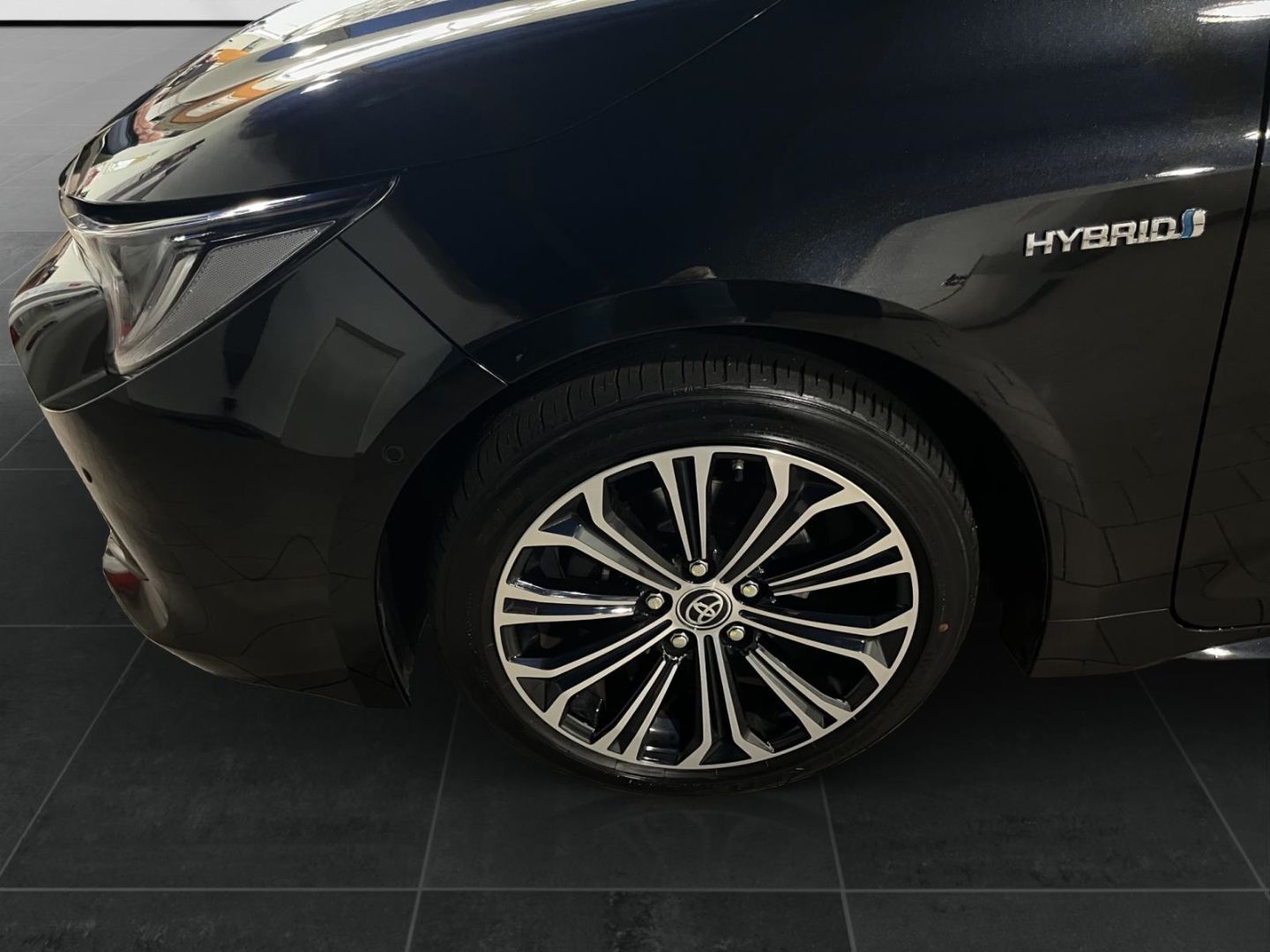 Toyota Corolla Hybrid Team D *LED**Kamera*Smart-Key*EPH