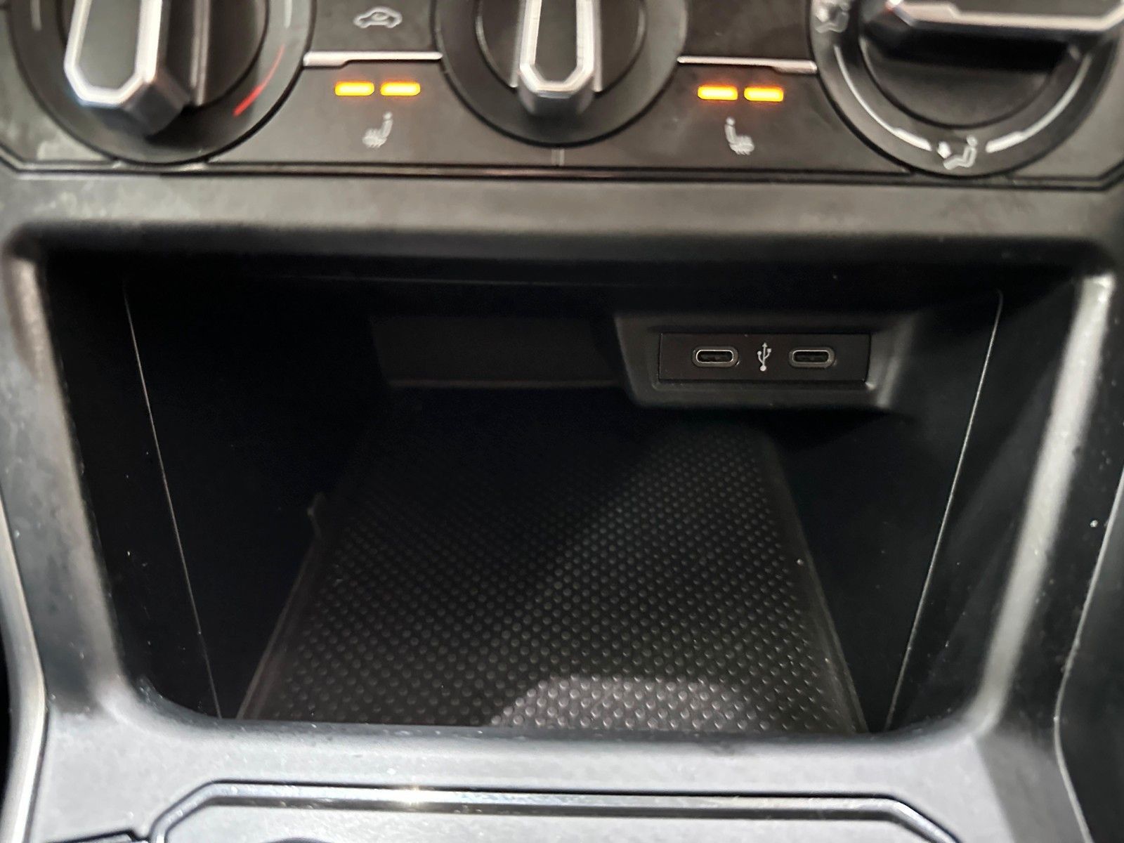 Volkswagen Polo VI 1.0 TSI Automatik - Samsaru's Car Outlet