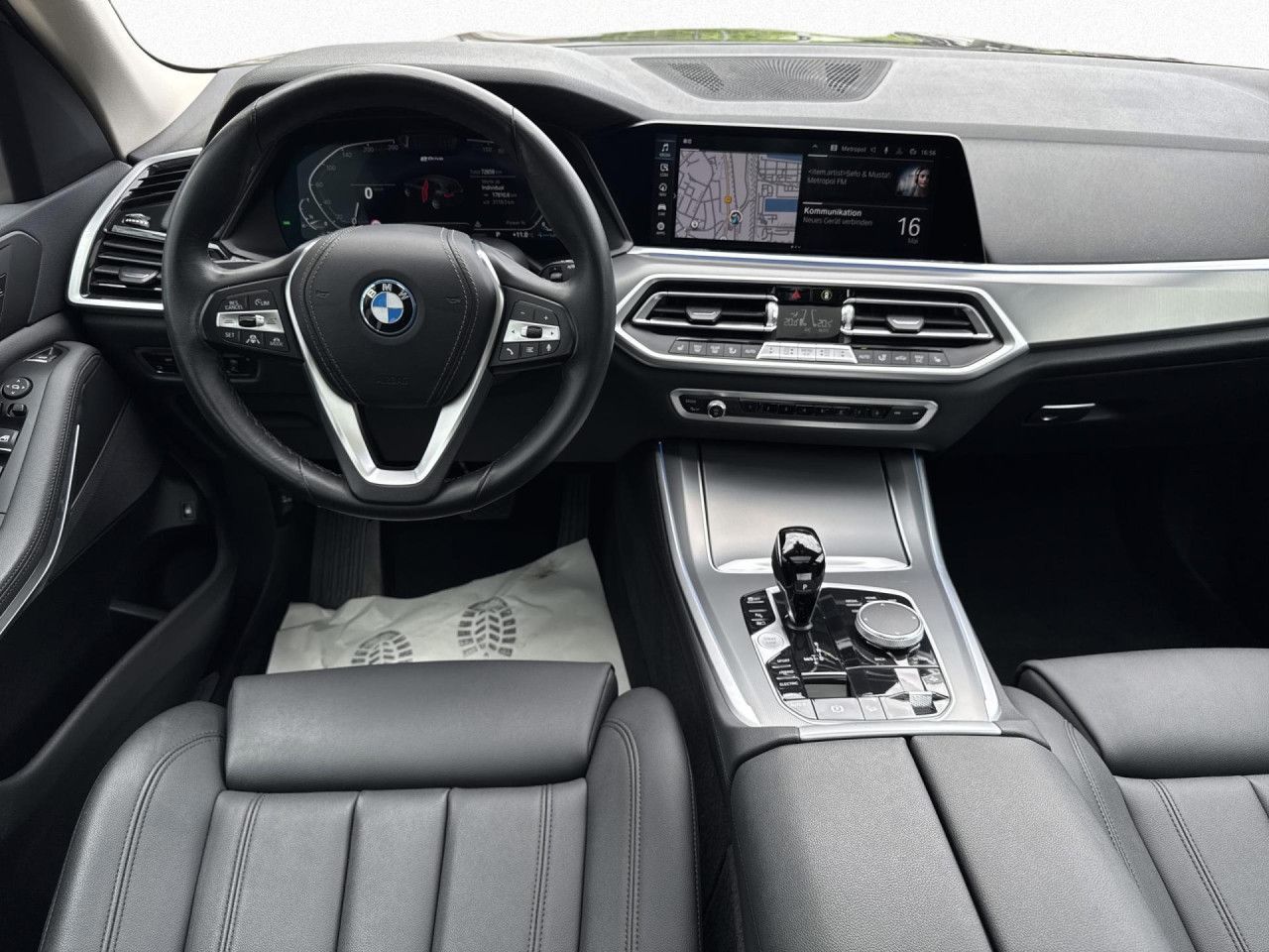 BMW X5 xDrive 45e LivePro,AHK,Pano,St+Go,Luftfed,HUD