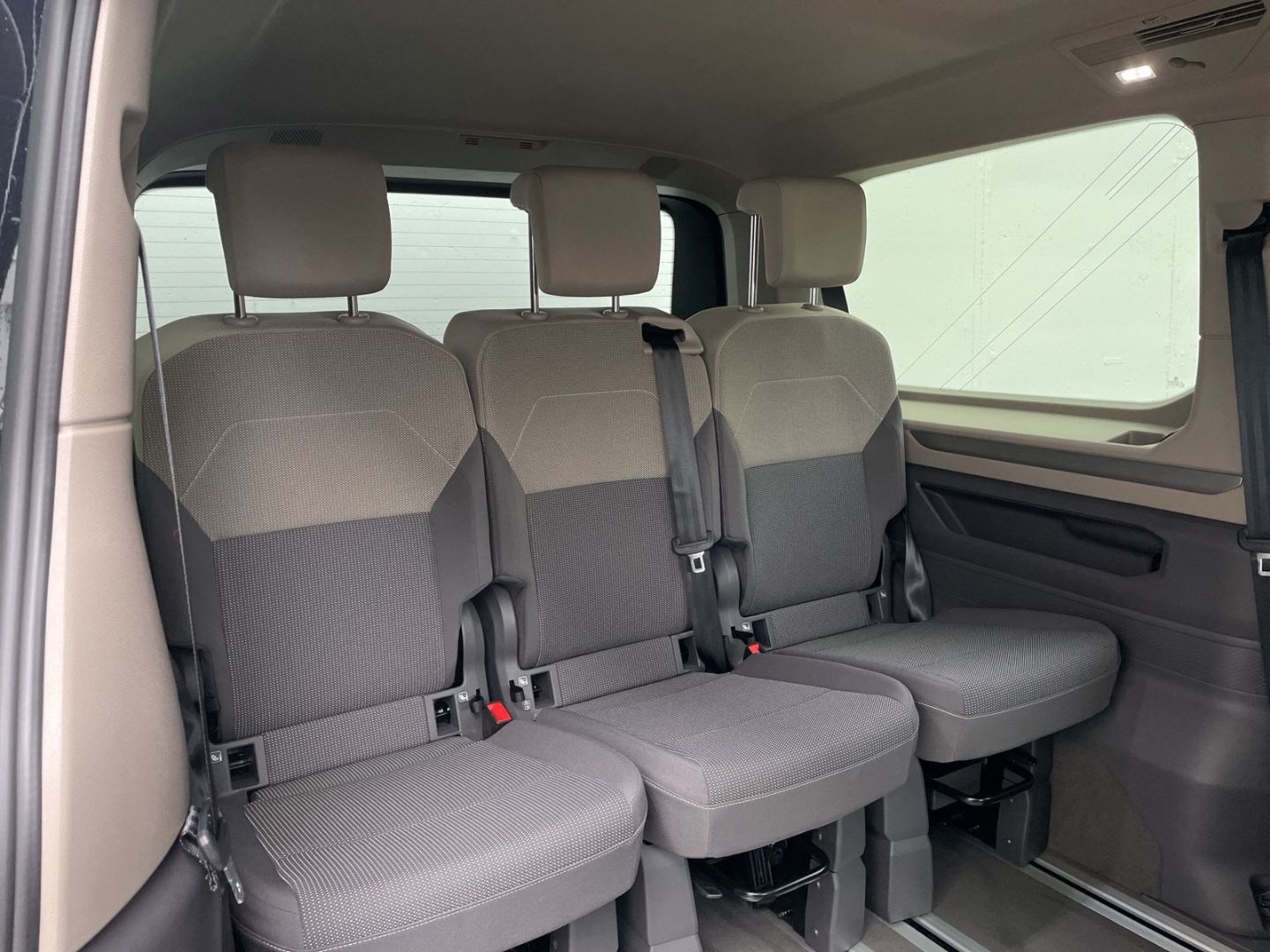 Volkswagen T7 Multivan - Samsaru's Car Outlet