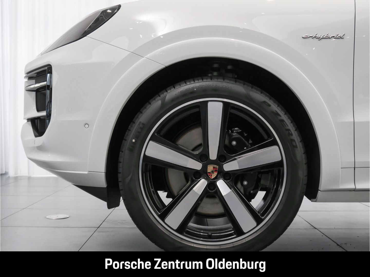 Porsche Cayenne E-Hybrid InnoDrive AHK Sportabgas 18 Weg