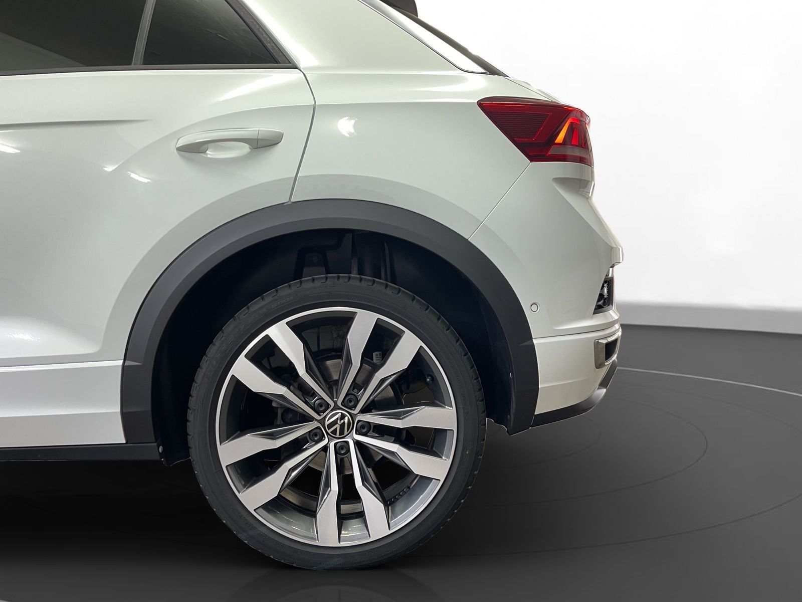 Volkswagen T-Roc 2.0 TSI 4M Sport R-Line - Samsaru's Car Outlet