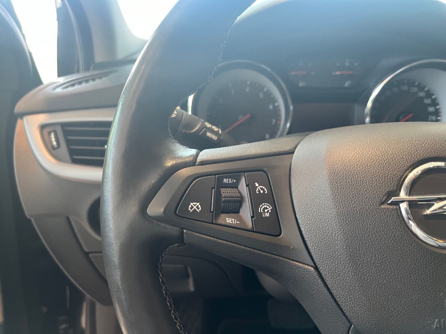 Opel Astra 1.2 Turbo ST Edition - Samsaru's Car Outlet