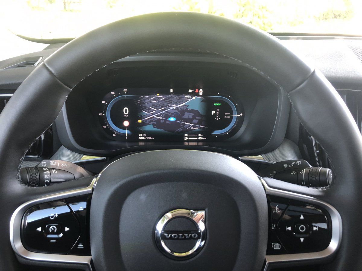 Volvo XC60 Plus Dark T8 AWD Anhängerzug