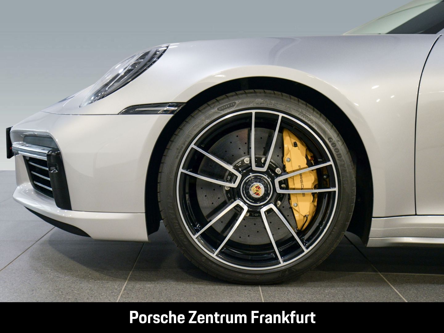 Porsche 992 911 Turbo S Burmester Sportabgasanlage LED