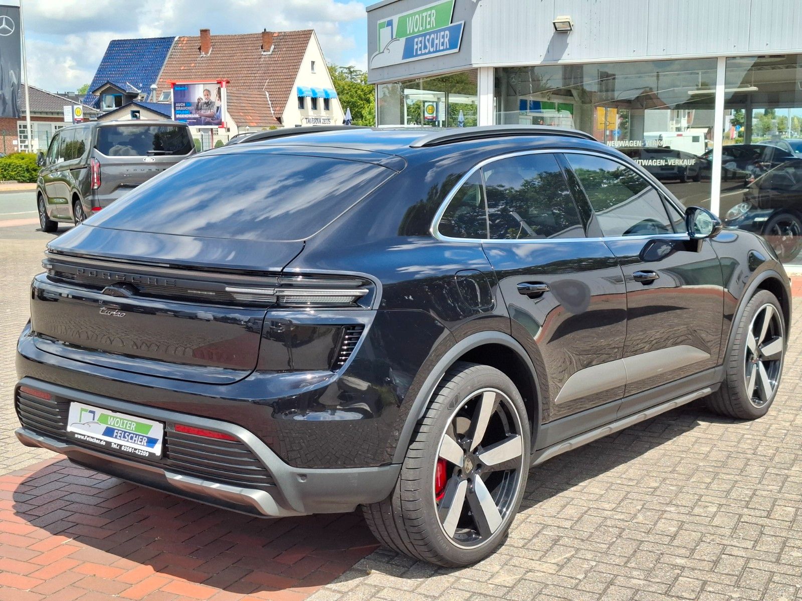 Porsche Macan E Turbo Burmester Sitzlüftung  HA-Lenkung