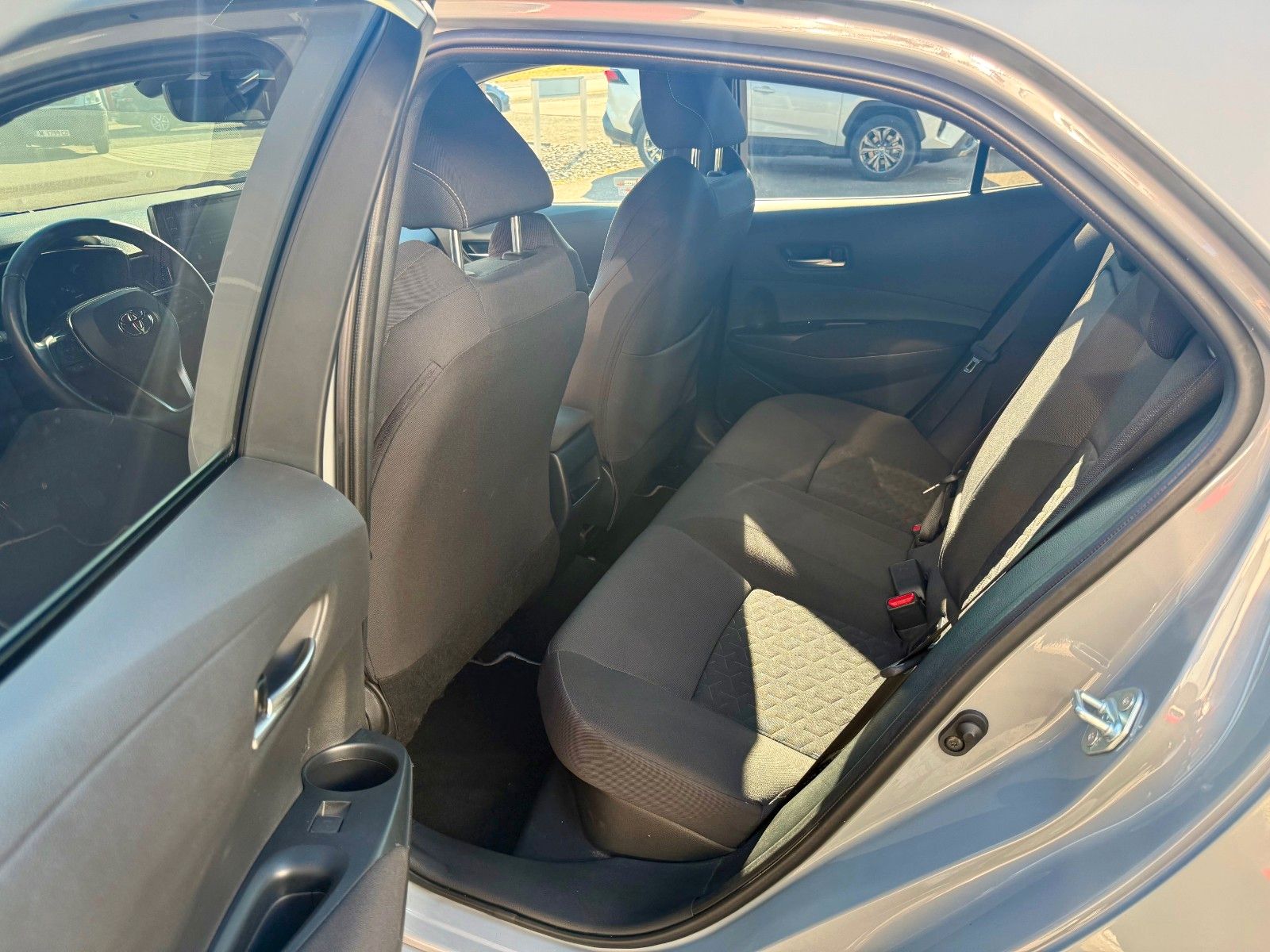Toyota Corolla 2.0 Hybrid Club - Samsaru's Car Outlet