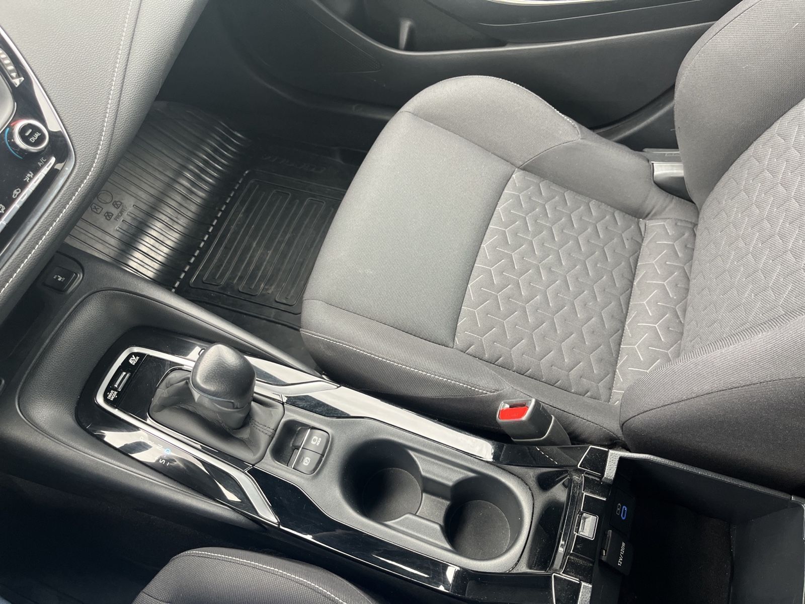 Toyota Corolla Touring / Sports Hybrid - Samsaru's Car Outlet
