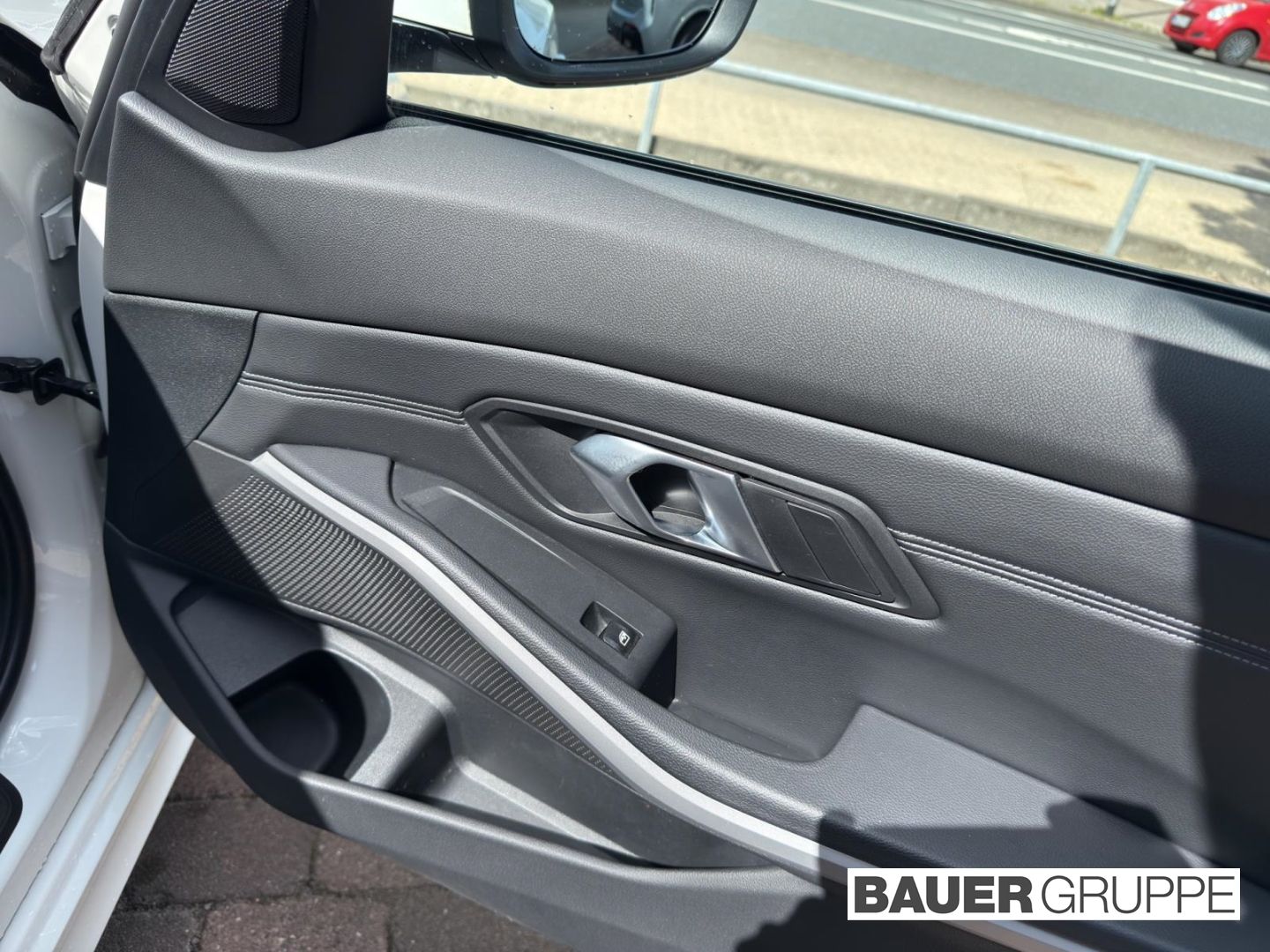 BMW 330 e xDrive Advantage - Samsaru's Car Outlet